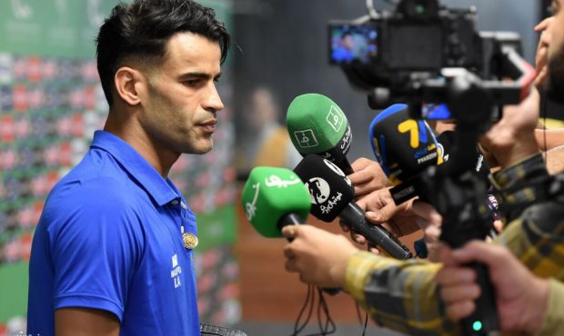 آل‌کثیر: فحاشی هواداران پرسپولیس؟ من چیزی نشنیدم/ شما دیدید من ۱۱ میلیارد از استقلال گرفتم؟