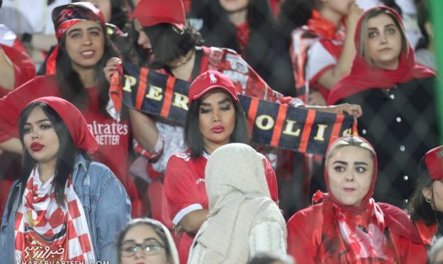 انفجار کامنت‌ها در پیج پرسپولیس؛ ۱۰۰ هزار واکنش در ۲۵ دقیقه!