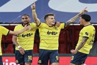 دنیس اکرت در آستانه پوشیدن پیراهن تیم ملی فوتبال ایران