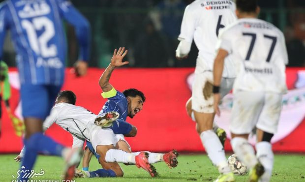 واکنش صالح حردانی به مشکوکترین تصمیم هفته/ روی کاپیتان استقلال پنالتی شد؟ +ویدیو واکنش صالح حردانی به مشکوکترین تصمیم هفته/ روی کاپیتان استقلال پنالتی شد؟ +ویدیو