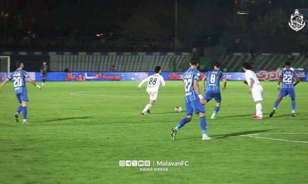 ویدیوی جدید از گل مهارنشدنی ملوان به استقلال! ویدیوی جدید از گل مهارنشدنی ملوان به استقلال!