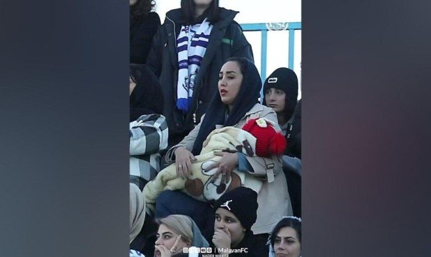 ویدیوی باشگاه ملوان از مادر و فرزند خردسال در ورزشگاه