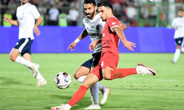 نقشه شهر انزلی در دستان کاپیتان پرسپولیس +عکس