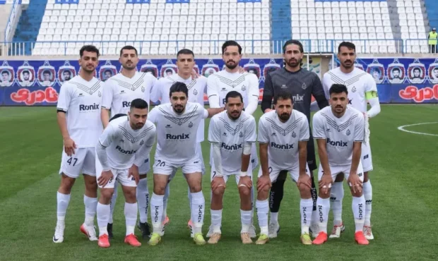 ۱۱ بازیکن ملوان در تقابل با تراکتور