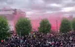 جشن و پایکوبی هواداران آرسنال پس از قهرمانی تاریخی جشن و پایکوبی هواداران آرسنال پس از قهرمانی تاریخی